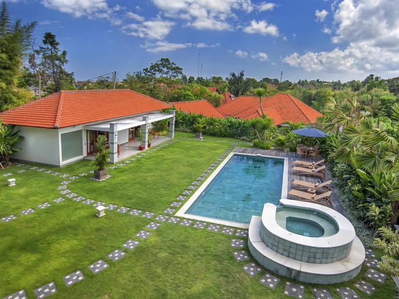 Villa Yenian By Villa Finder Canggu Buitenkant foto